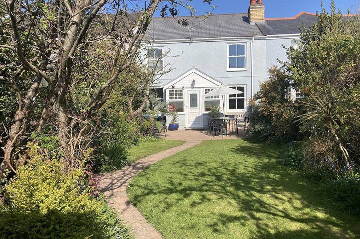 Cottage for 8 people, with garden in Mumbles