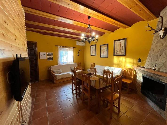 Casa rural para 8 personas, con piscina además de vistas y jardín, Se admiten mascotas en La Iruela - 3