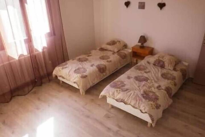 Location de vacances pour 12 personnes, avec jardin et balcon à Le Grand-Serre - 3