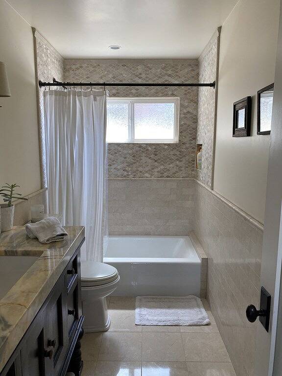 Gorgeous home steps to the beach in Hermosa Beach, Los Angeles County