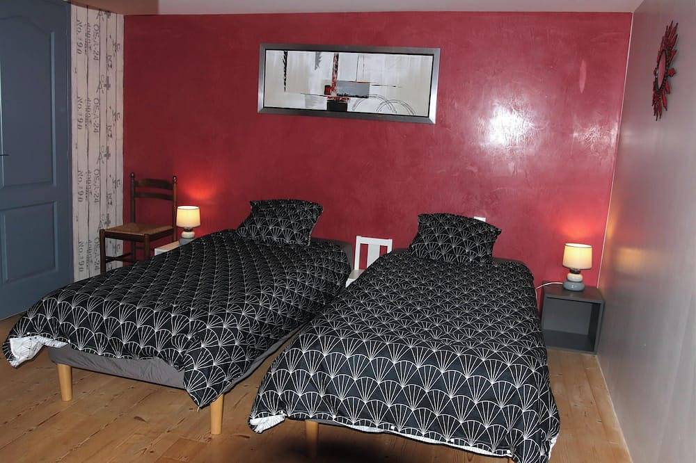 Homerez - Charming house near Sains with spa and enclosed garden in Sains, Saint-Malo region