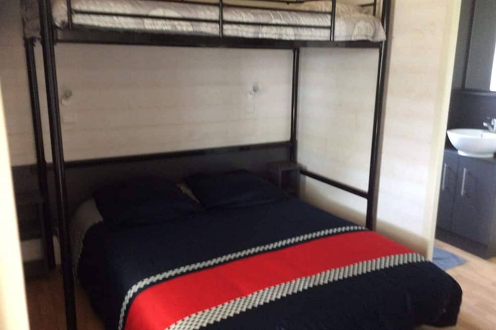 Alojamiento En Un Parque Residencial 4 * in La Roche-sur-Yon, Valle del Loira