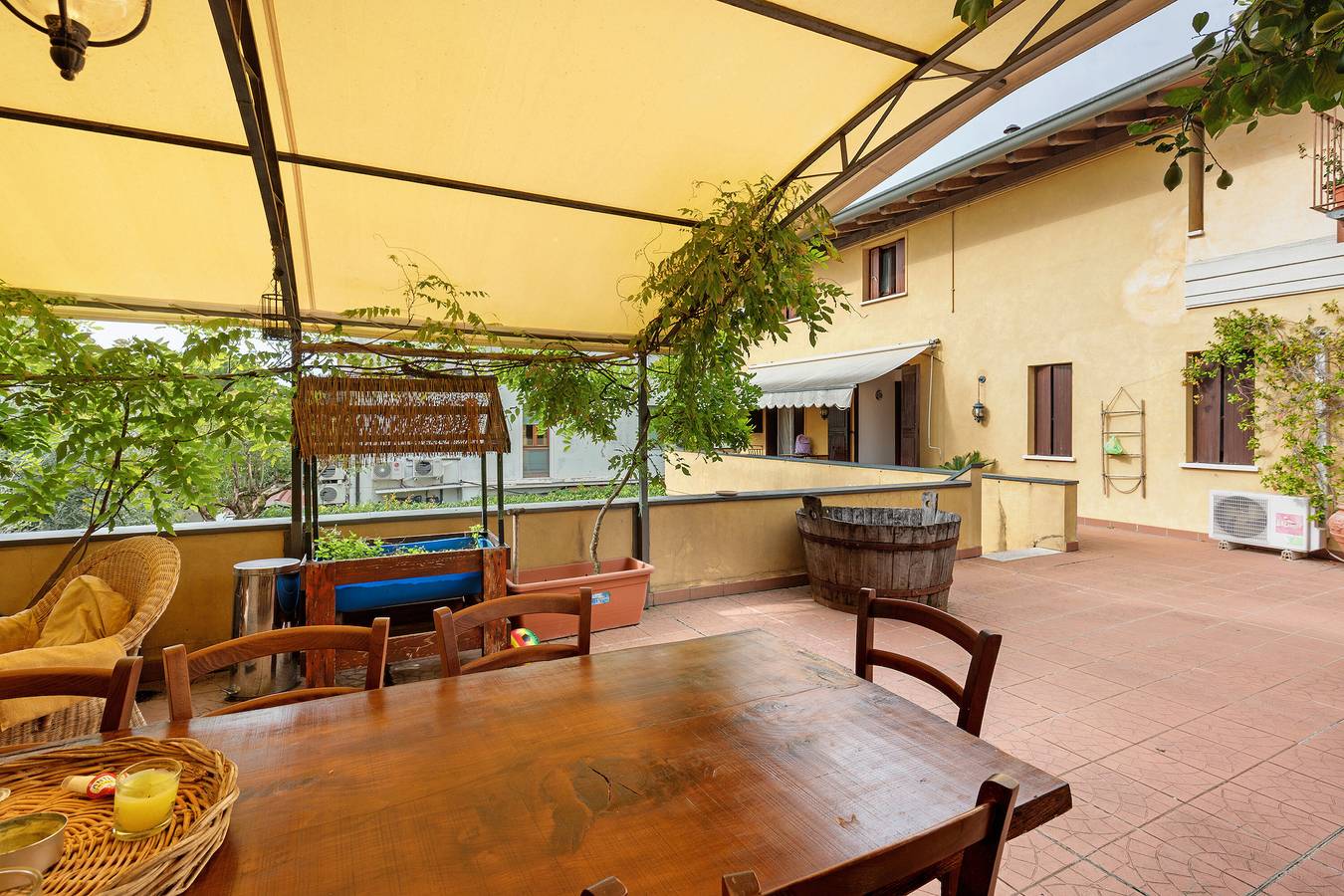 Ferienhaus 'La Terrazza Appartamento Agata' mit privater Terrasse, Wlan und Klimaanlage in Colombare, Sirmione