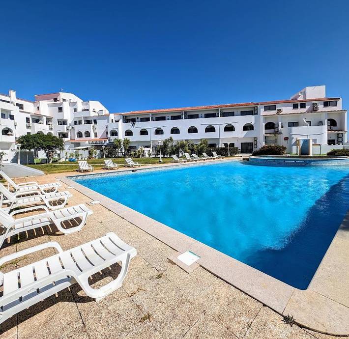Apartamento de férias para 3 pessoas, com jardim e piscina em Sagres