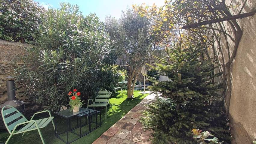 Location de vacances pour 2 personnes, avec jacuzzi et jardin à Pexiora