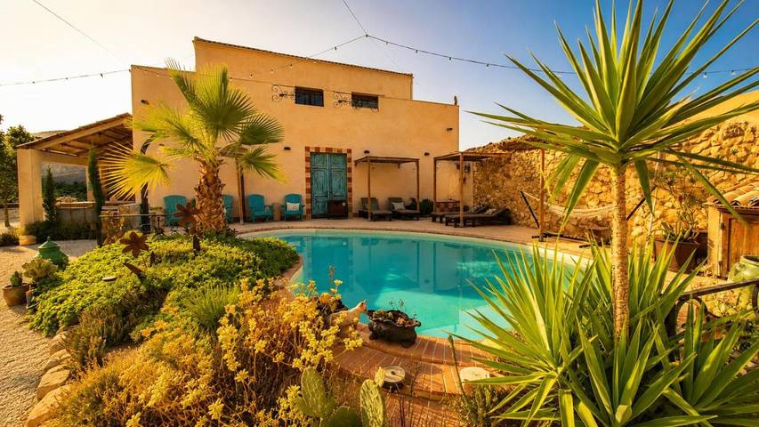 Chambre d’hôte pour 2 personnes, avec Terrasse et Jardin ainsi que Piscine et Vue à Jumilla