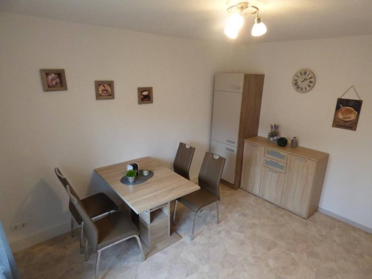 Ganze Wohnung, Große Ferienwohnung in Voslapp mit Garten in Voslapp, Wilhelmshaven