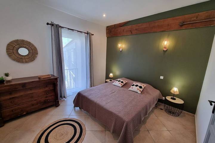 Gîte pour 8 personnes, avec jardin à Marsillargues - 4