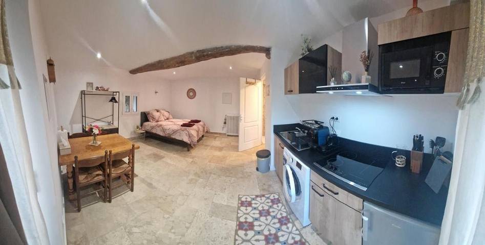 Gîte pour 2 personnes, avec vue ainsi que terrasse et jardin à Groléjac - 2