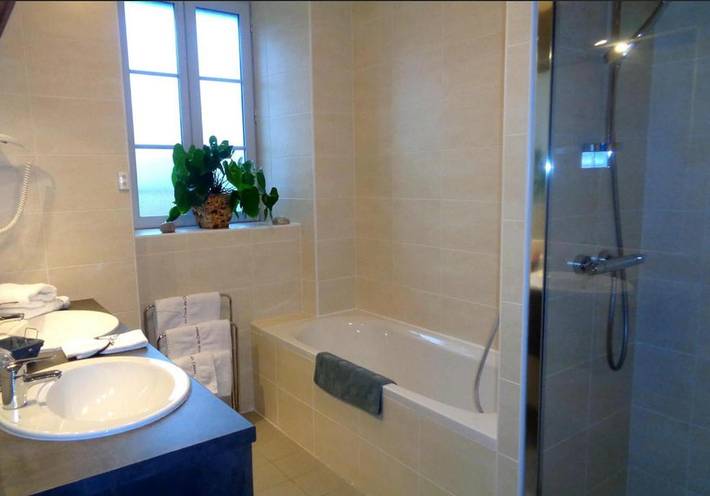 Hôtel pour 4 personnes, avec jardin et terrasse dans Lac du Bouchet - 4