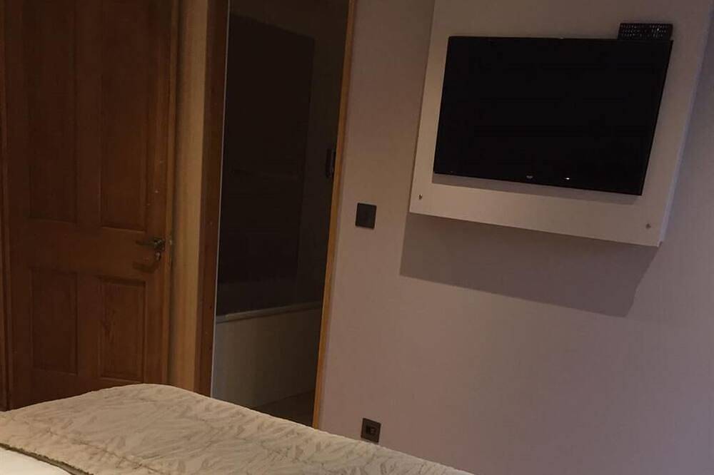 Doppelzimmer-Ensuite Bad-The Snowy Owl in Glastonbury, Somerset