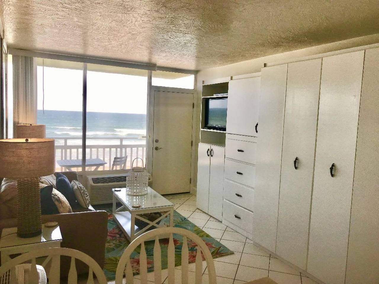 Ganze Wohnung, Beachfront Bliss - Ocean Front at Symphony Beach Club in Ormond Beach, Florida