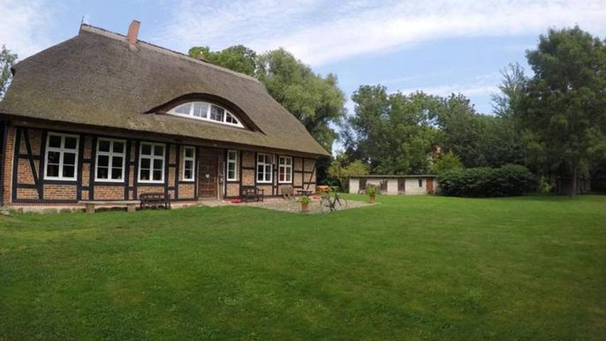 Ferienwohnung für 2 Personen, mit Terrasse und Garten, kinderfreundlich in Rappin