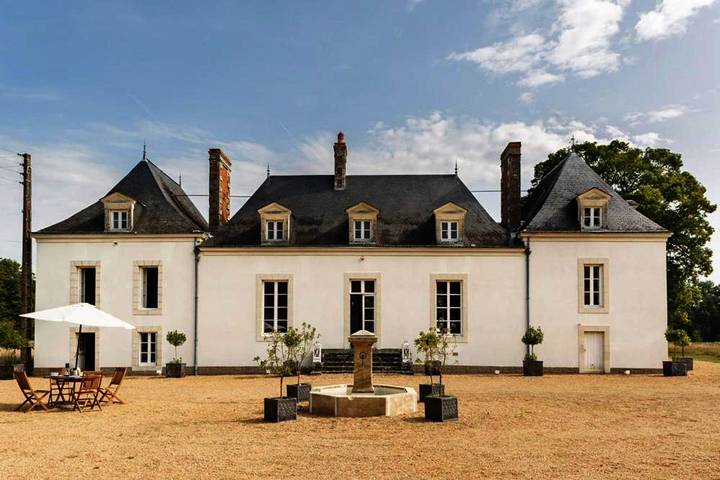 Gîte pour 15 personnes, avec vue et piscine, animaux acceptés à Saint-Jean-du-Bois