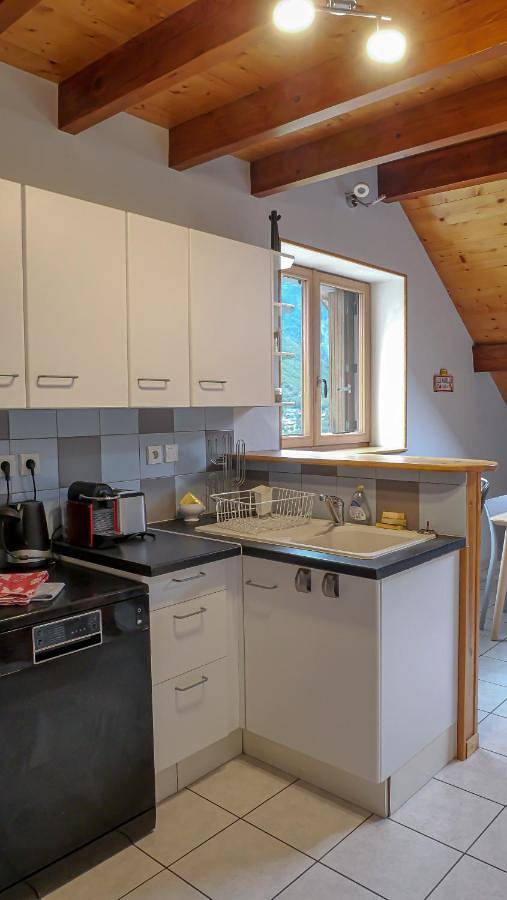 Gîte pour 5 personnes, avec vue à Montricher-Albanne - 2