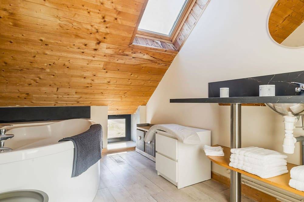 Charmantes Landhaus mit Kamin und Spa in Pannecé, Loire-Tal