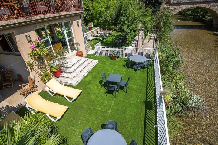 Hôtel pour 3 personnes, avec sauna ainsi que jacuzzi et jardin, animaux acceptés dans Le Rozier - 2