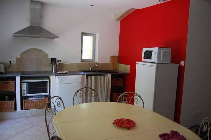 Gîte pour 4 personnes, avec jardin à Loriol-du-Comtat - 2