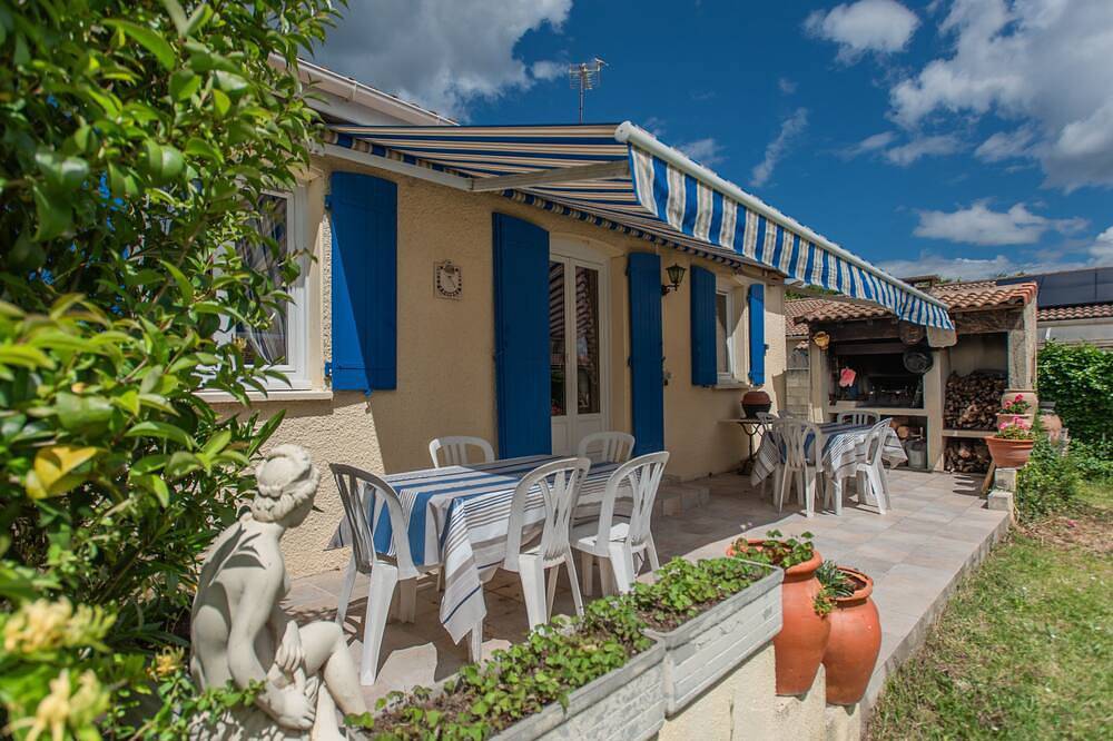 Charming house with a garden and a private pool in Clarensac, Region de Nimes