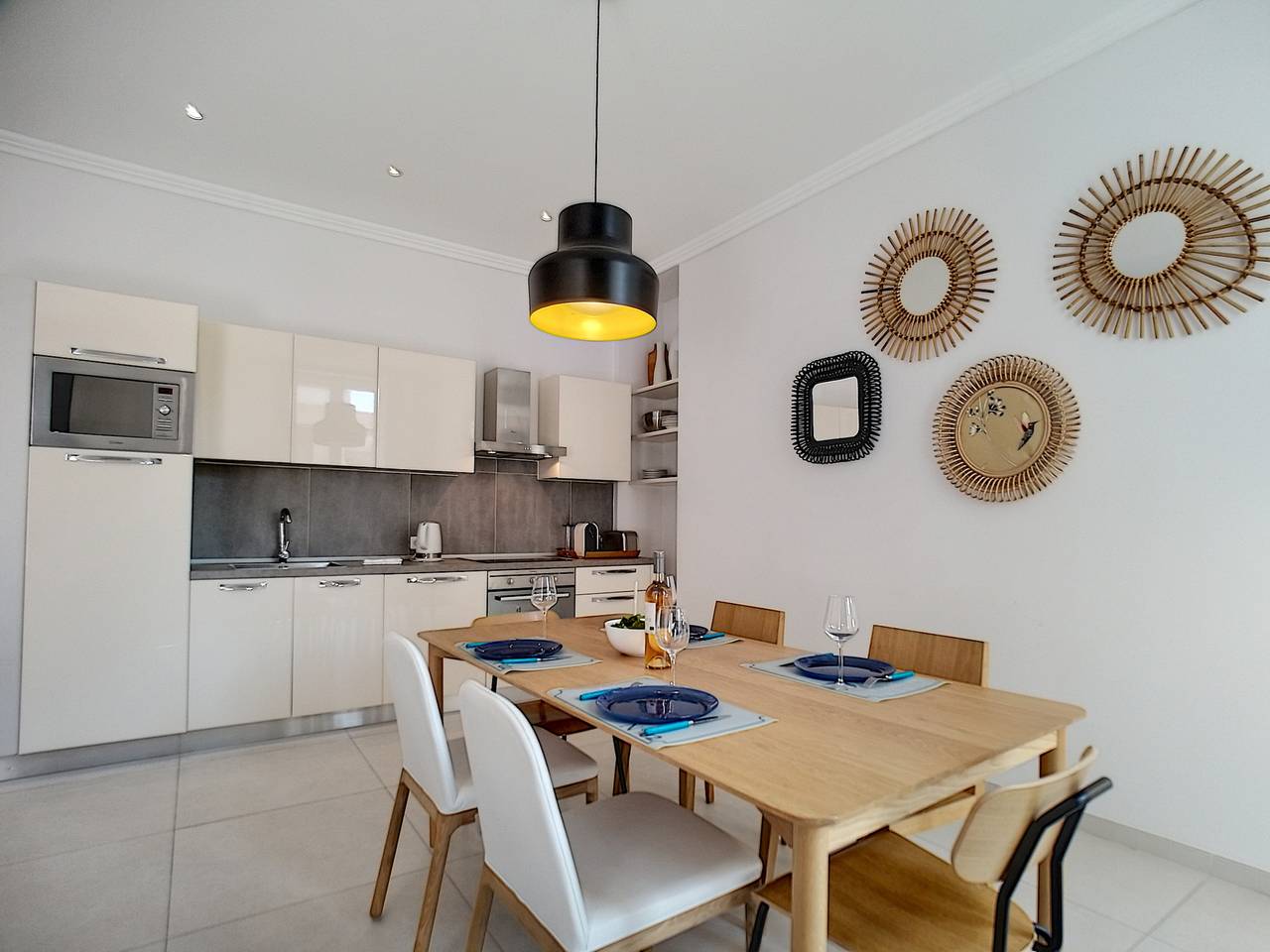 Entire apartment, N&J - Colibri Prestige - Central - By sea in Nice (France), Mediterranean Coast (France)