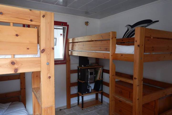 Gîte pour 5 personnes, avec terrasse et jardin dans Port des Oursinières - 4