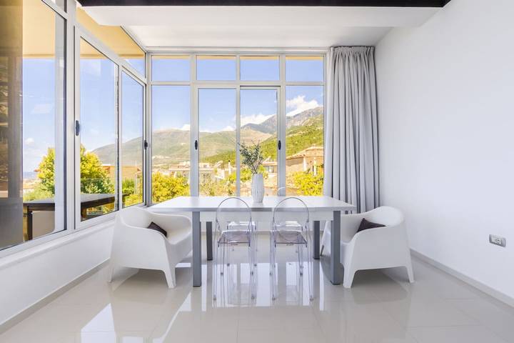 Location de vacances pour 8 personnes, avec balcon, adapté aux familles à Himarë - 3