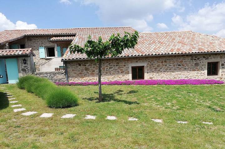 Gîte pour 6 personnes, avec jardin et terrasse