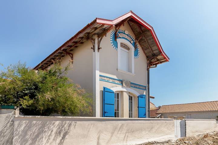 Ferienwohnung für 6 Personen, mit Whirlpool und Terrasse sowie Garten in Biscarrosse