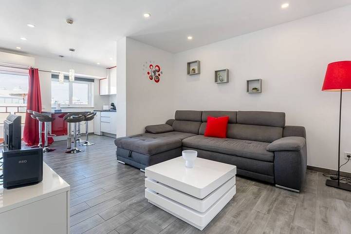 Ferienwohnung für 4 Personen, mit Balkon und Pool - 1