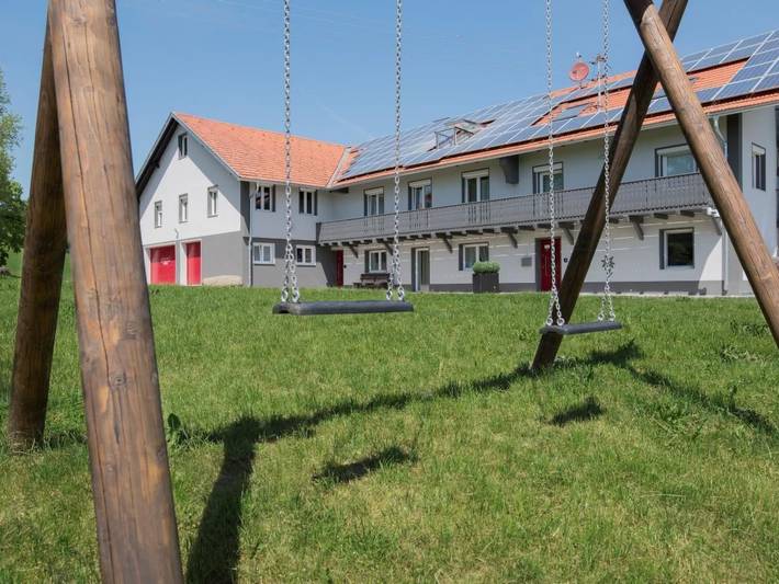 Ferienwohnung für 17 Personen, mit Terrasse und Garten sowie Sauna in Buchenberg