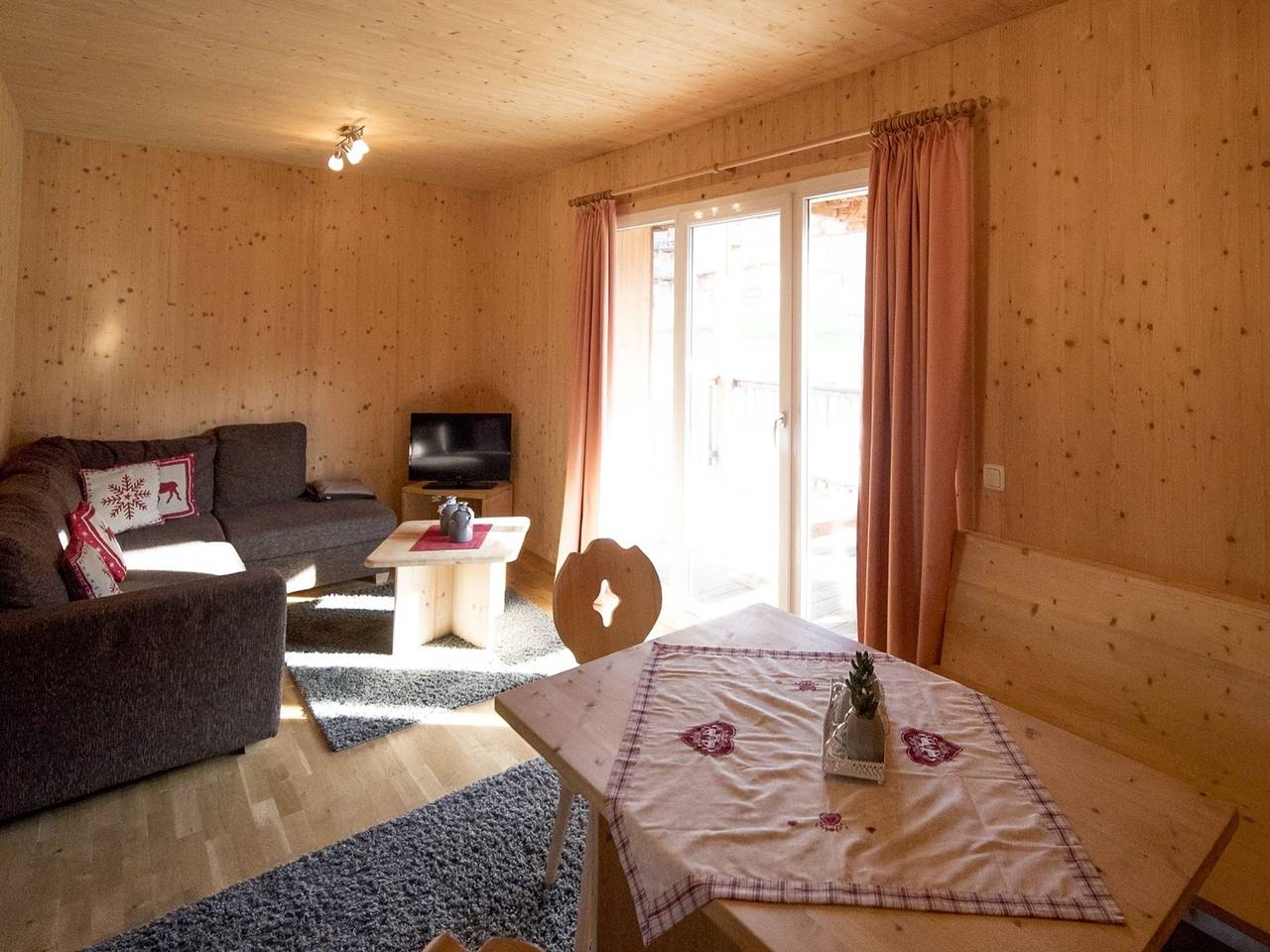 Nice chalet with infrared sauna in St. Georgen ob Murau, Sankt Georgen am Kreischberg