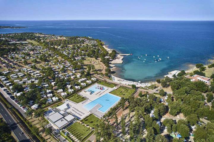 Caravan for 7 people, with Garden in Croatia