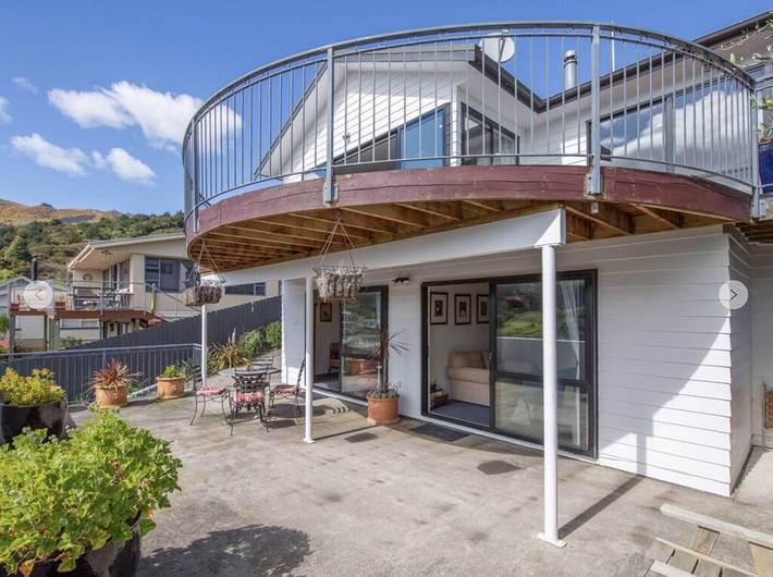 Holiday home for 13 people, with balcony in Akaroa
