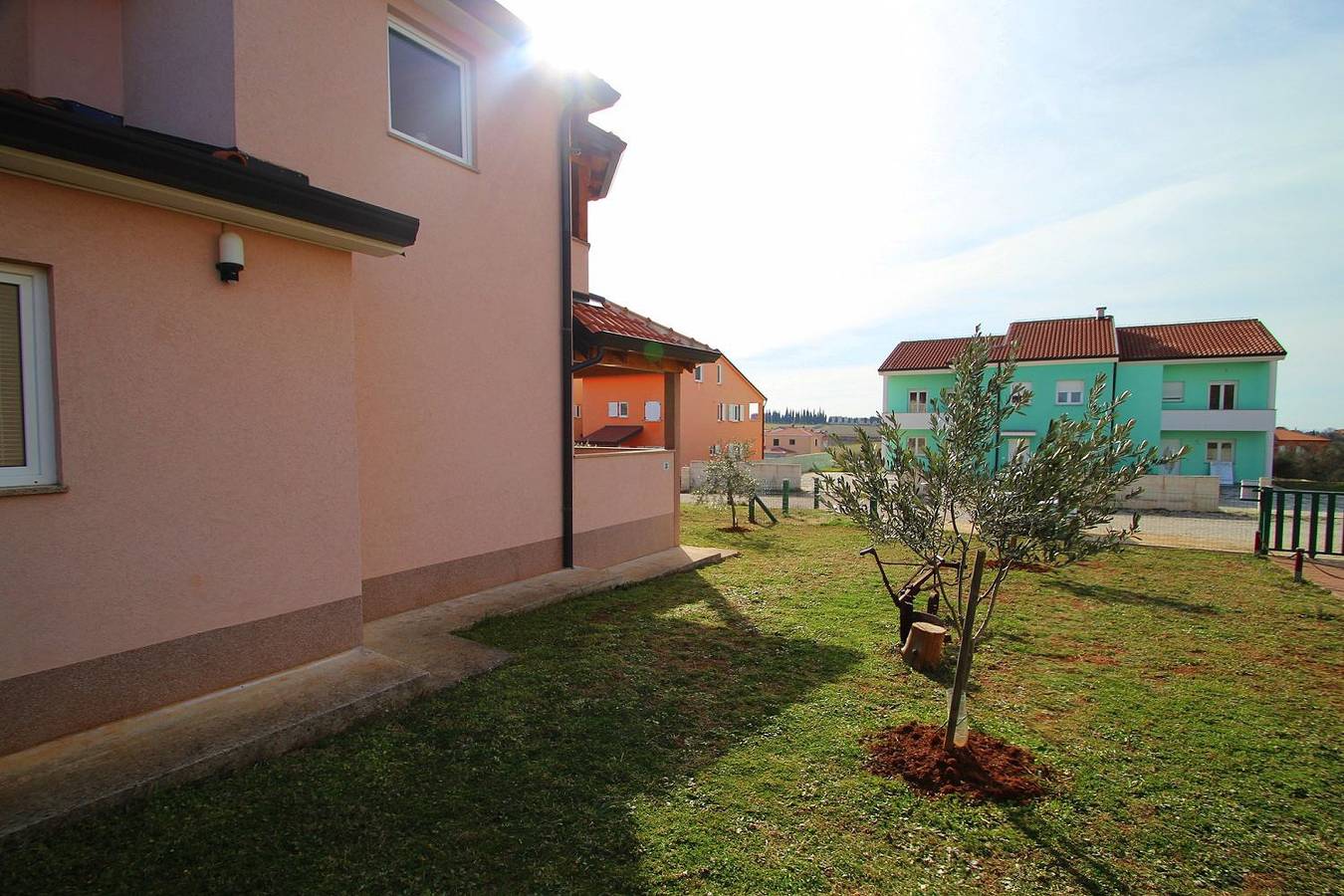 Geheel appartement, Modernes und helles Apartment mit Waschmaschine, Liegen, Grill, Wifi in Mareda, Regio Umag