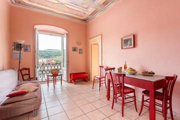 Gîte pour 4 personnes, avec vue sur le lac et balcon, animaux acceptés à Bosa