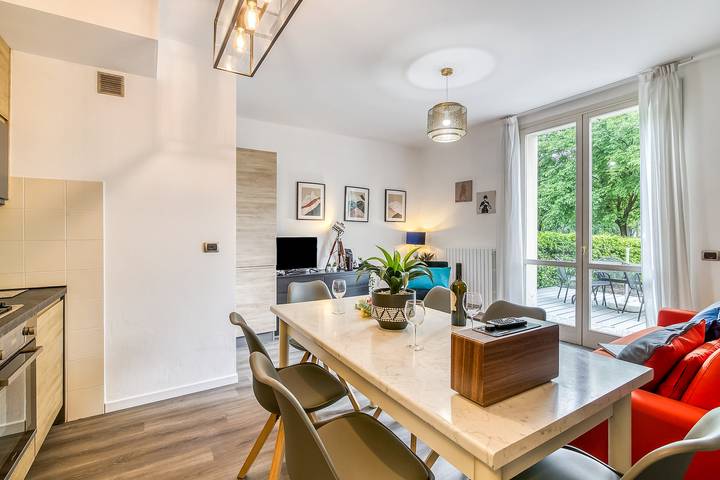 Gîte pour 8 personnes, avec terrasse et vue sur le lac, adapté aux familles dans Porlezza - 3