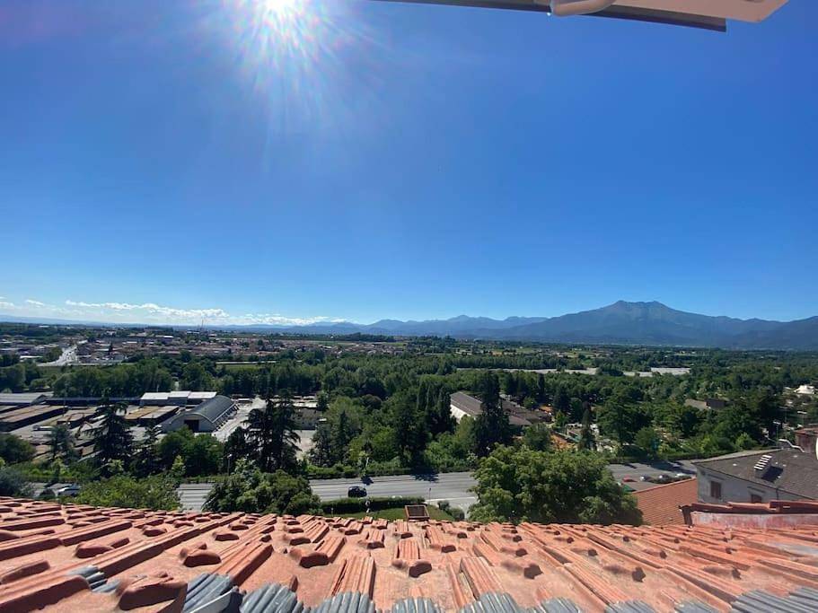 Appartement entier, Deliziosa mansarda con vista panoramica in Coni, Province de Coni