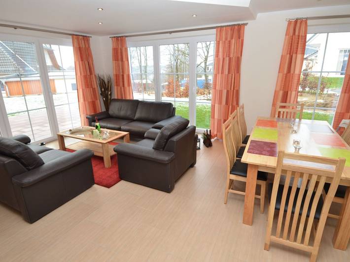 Ferienhaus für 6 Personen, mit Terrasse und Garten sowie Sauna in Sellin - 4