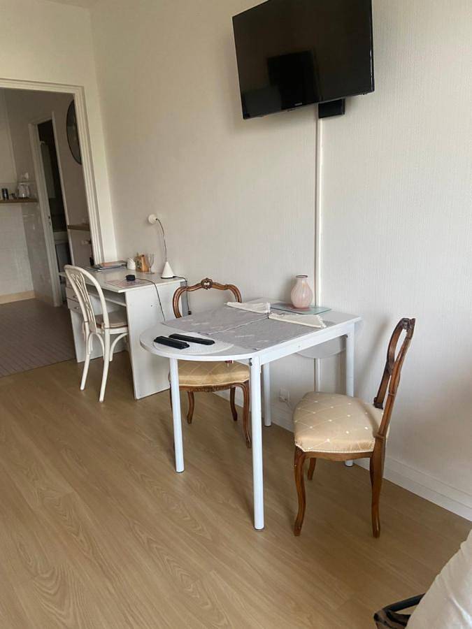 Appartement entier, Joli studio avec balcon in Vendôme, Vallée de la Loire
