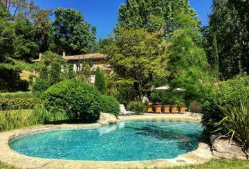 Maison de campagne pour 14 personnes, avec terrasse ainsi que jardin et piscine, animaux acceptés à Villeneuvette