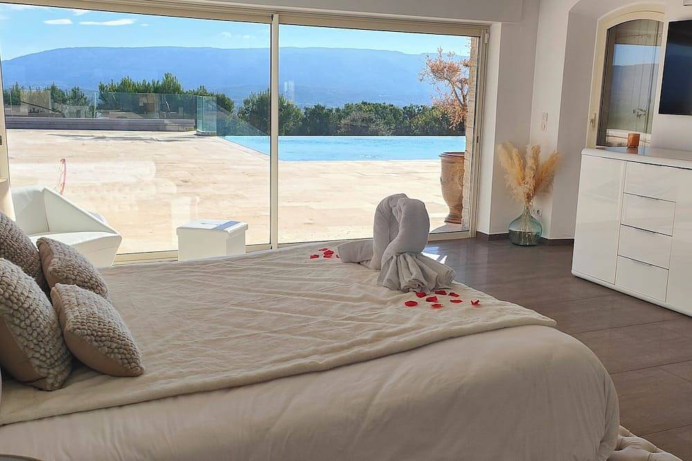 Magnifique propriété avec vue unique au calme avec fitness, hammam et jacuzzi in Cavaillon, Parc naturel régional du Luberon