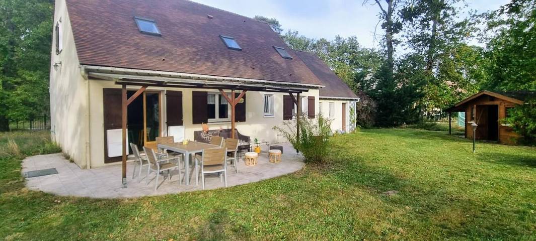 Location de vacances pour 10 personnes, avec jardin à Le Vaudoué