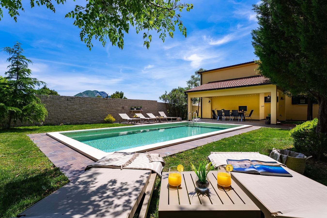 Private Villa My Way with Heated Pool Near Omiš  in Naklice, Omiš-Riviera