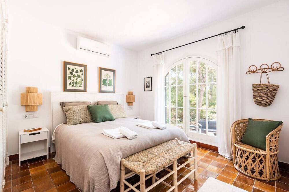 Villa Los Dragones * Big beautiful Villa with pool in Son Parc, Es Mercadal