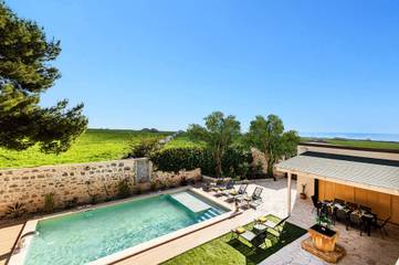 Villa for 8 Guests in Ragusa, Ragusa Province, Picture 1