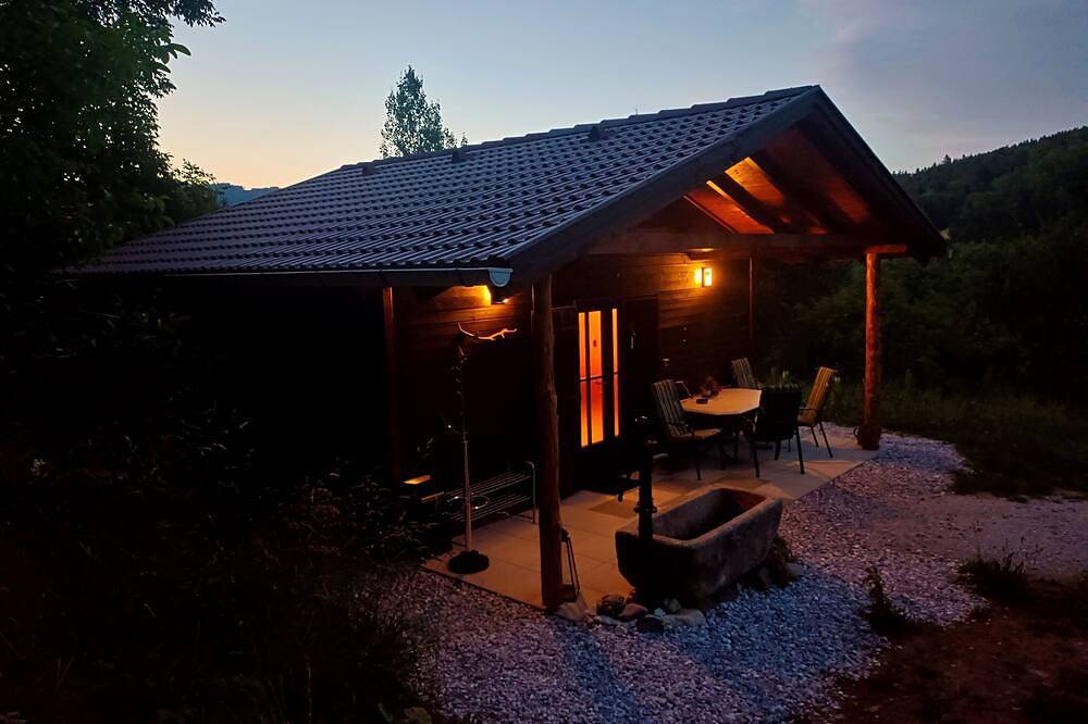 Ganze Wohnung, Gemütliche Berghütte direkt am Waldrand in Donau Niederösterreich
