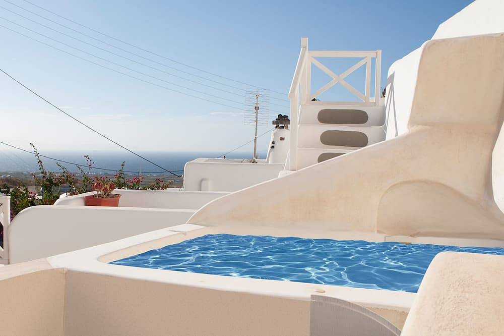 Santorini Finikia Oia Cave House in Finikia, Santorin