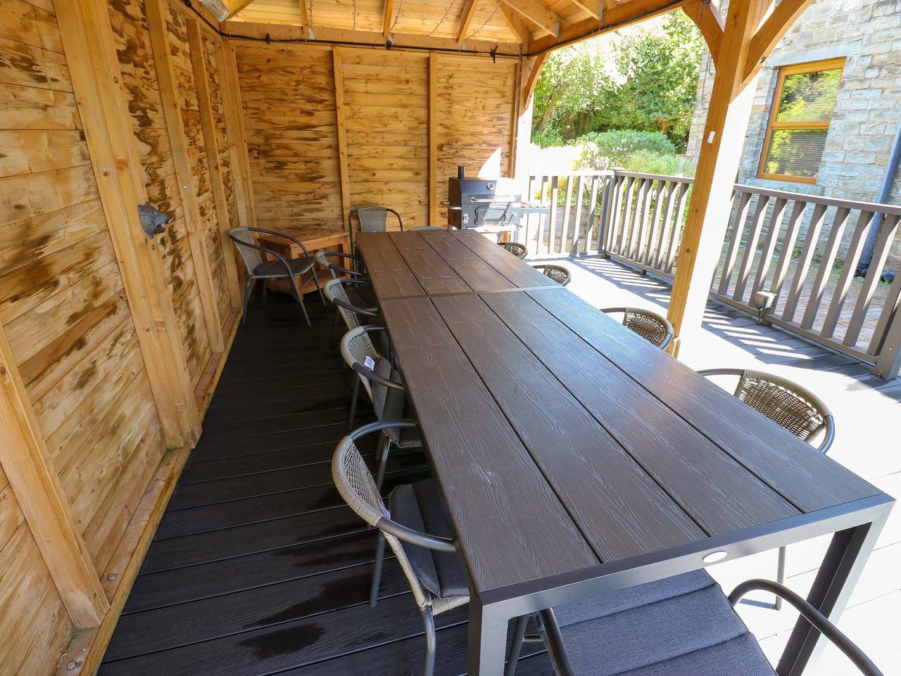 The Old Post Office - Pet Friendly Group Stays in Holmfirth in Holmfirth, West Yorkshire