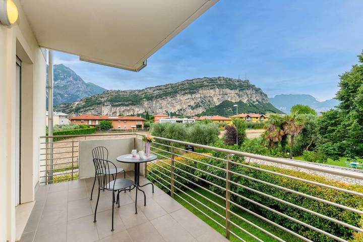 Ferienwohnung für 6 Personen, mit Balkon und Pool in Torbole