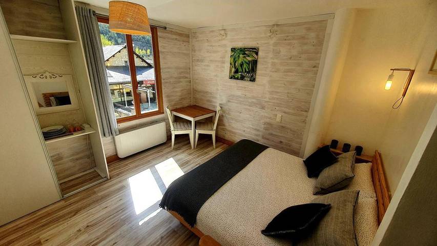 Maison d’hôte pour 2 personnes, avec vue et balcon dans Lozère - 2